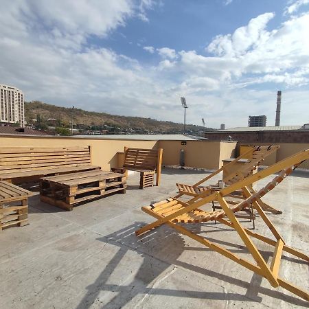 Hotelise I Blue-Poppy Apartment Yerevan Bagian luar foto