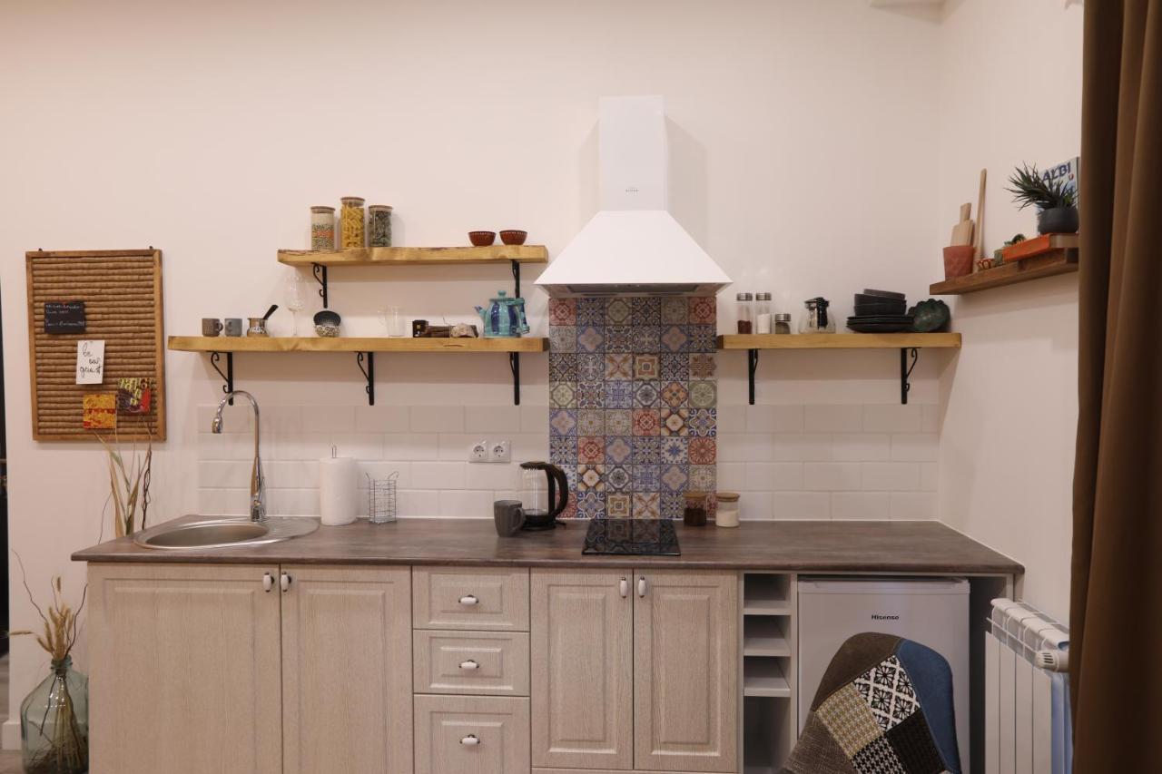 Hotelise I Blue-Poppy Apartment Yerevan Bagian luar foto