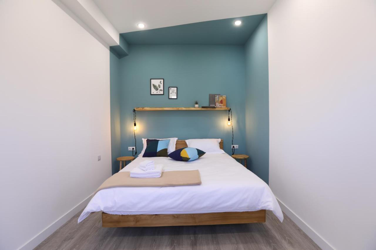 Hotelise I Blue-Poppy Apartment Yerevan Bagian luar foto