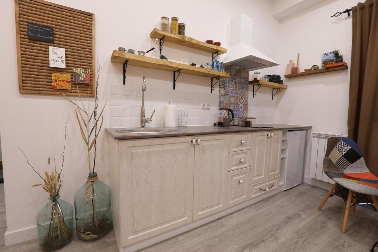 Hotelise I Blue-Poppy Apartment Yerevan Bagian luar foto