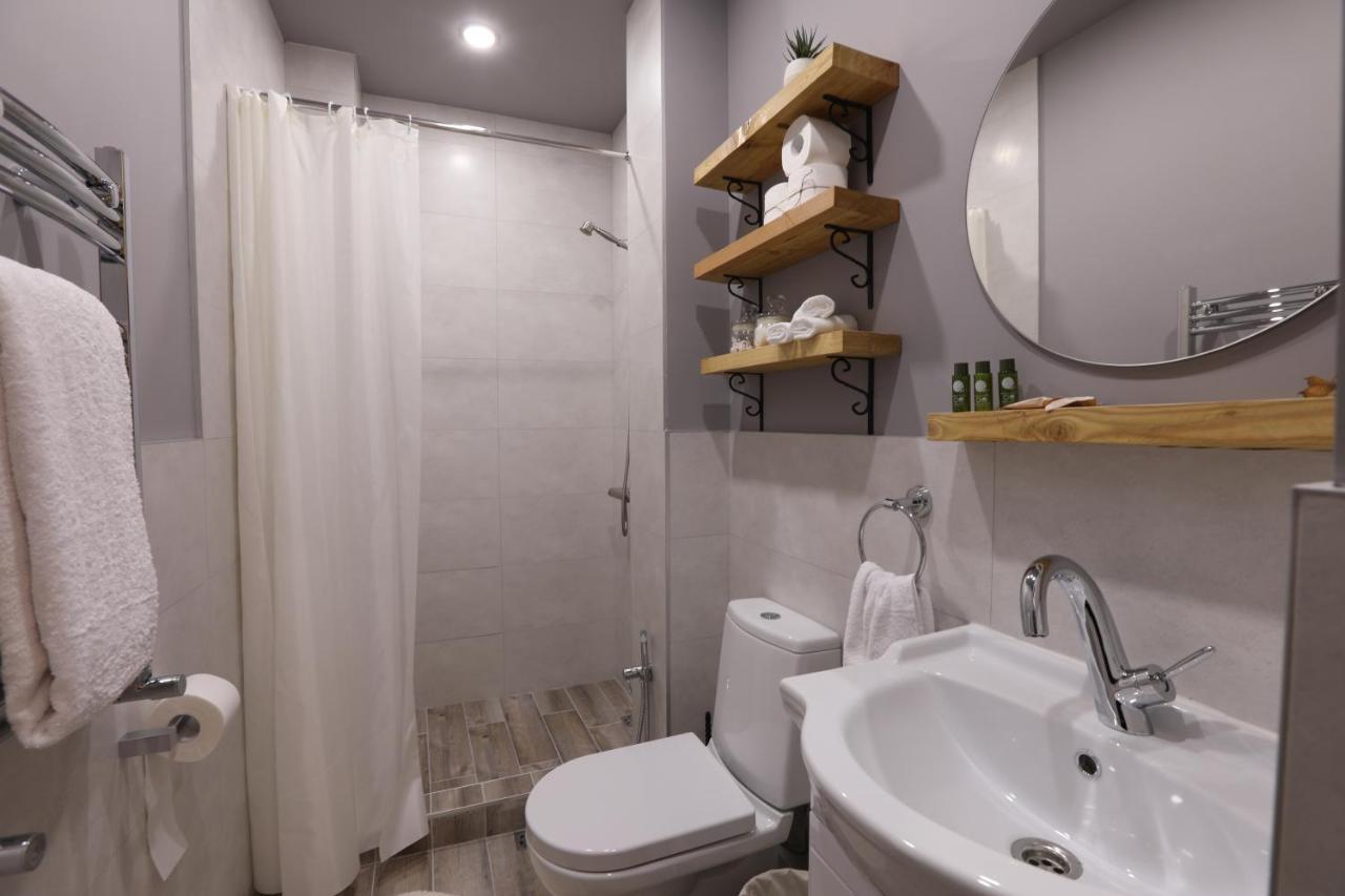 Hotelise I Blue-Poppy Apartment Yerevan Bagian luar foto