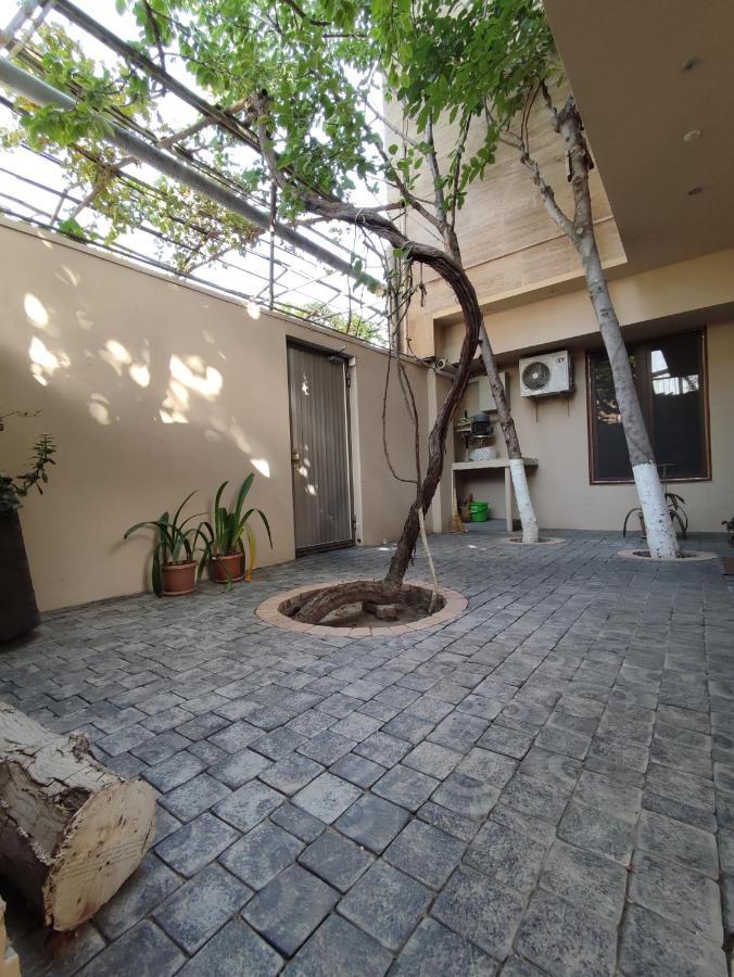 Hotelise I Blue-Poppy Apartment Yerevan Bagian luar foto